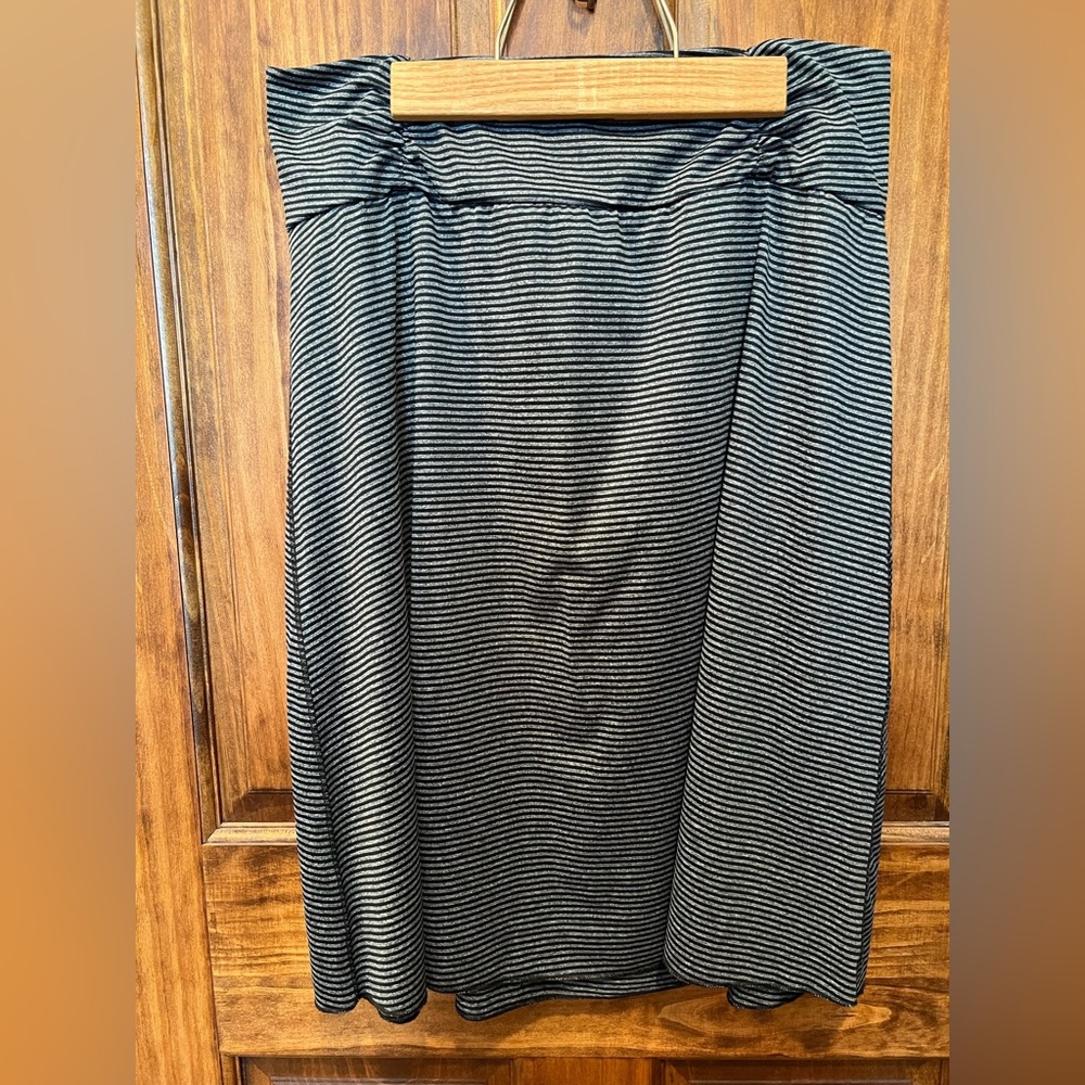 Black and Gray Knee Length Skirt